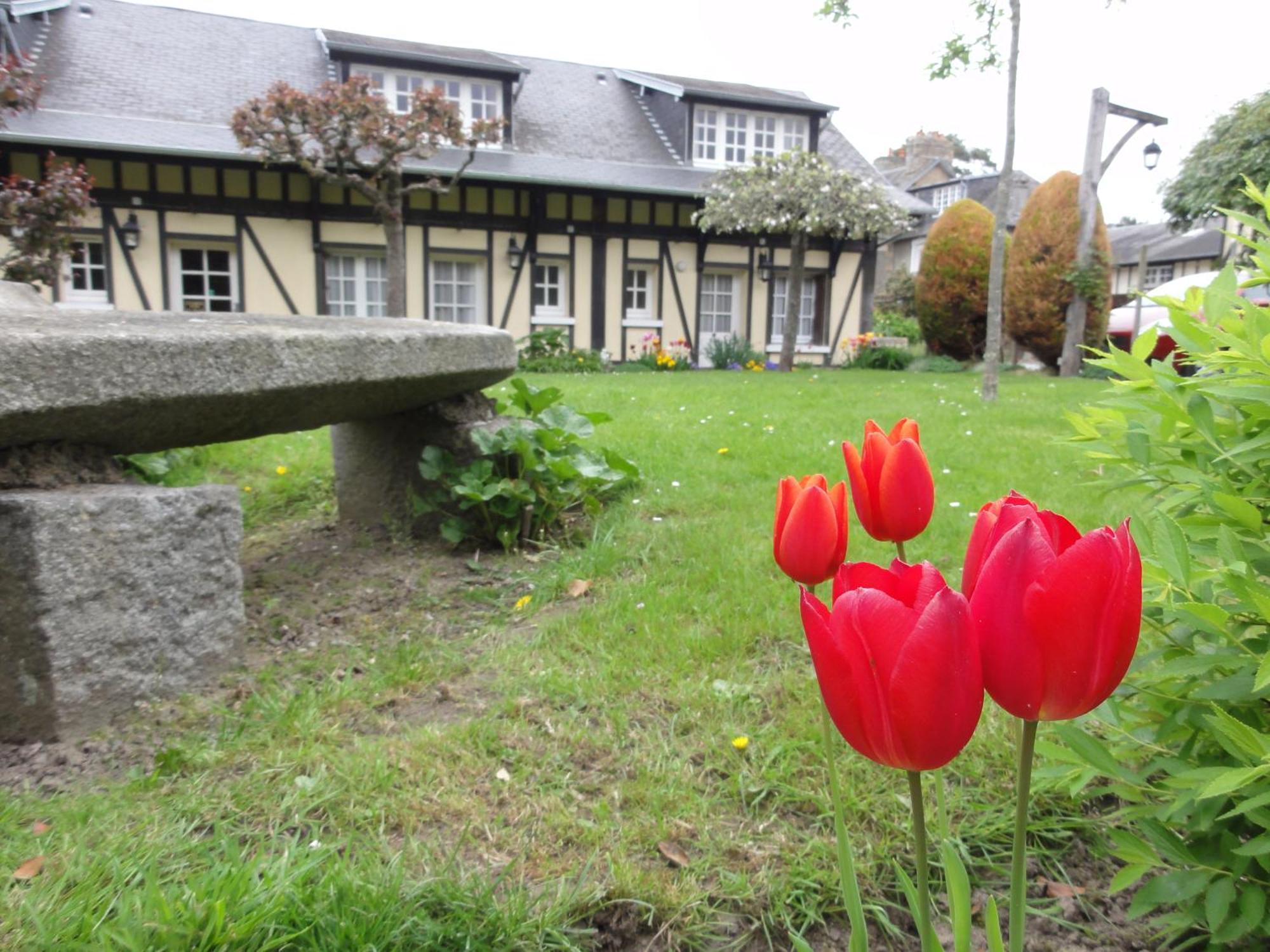 Hotel De La Croix D'Or อาวร็องช์ ภายนอก รูปภาพ