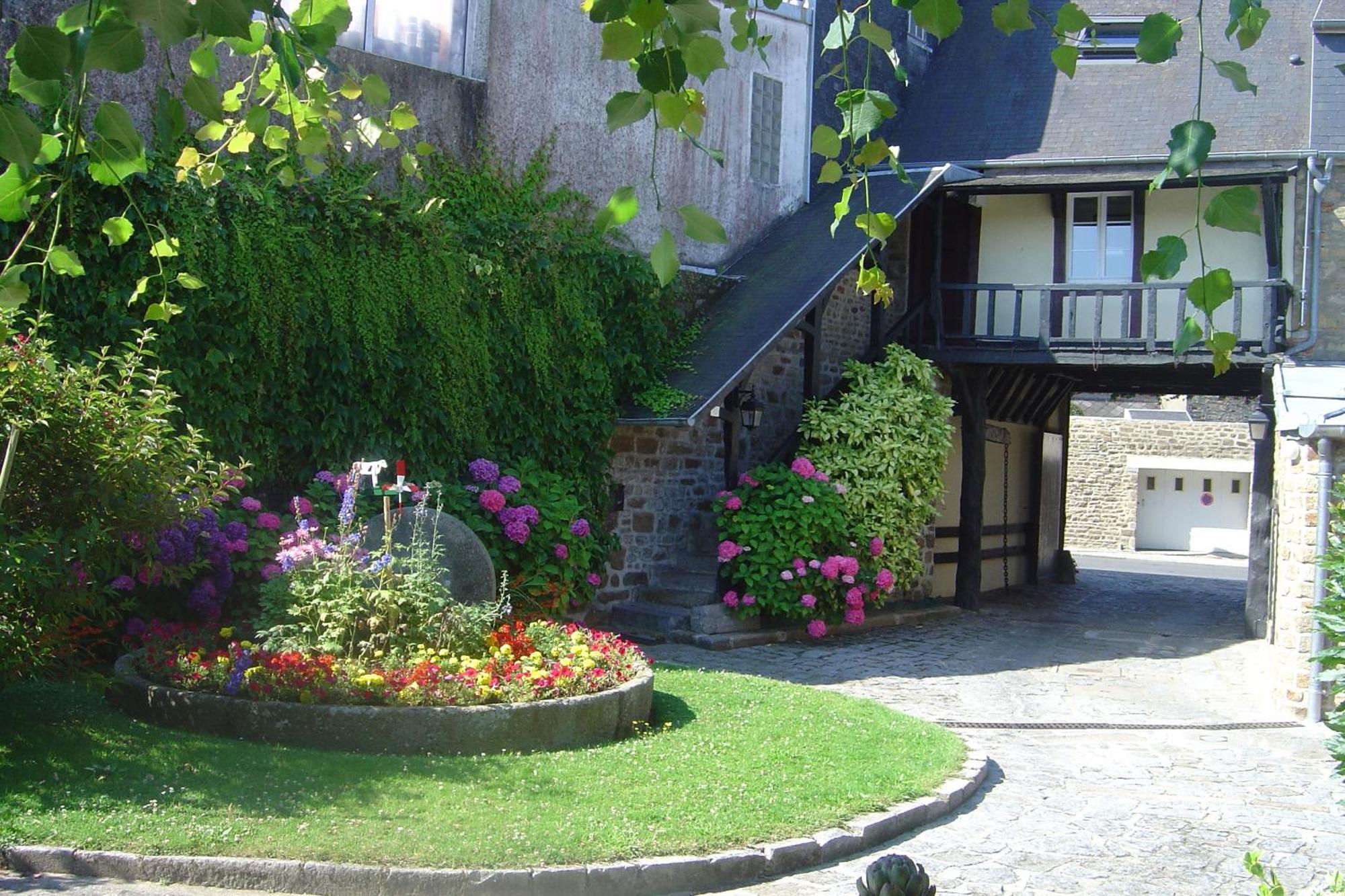 Hotel De La Croix D'Or อาวร็องช์ ภายนอก รูปภาพ