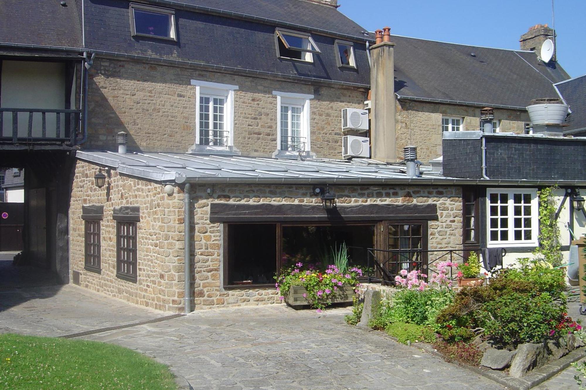 Hotel De La Croix D'Or อาวร็องช์ ภายนอก รูปภาพ